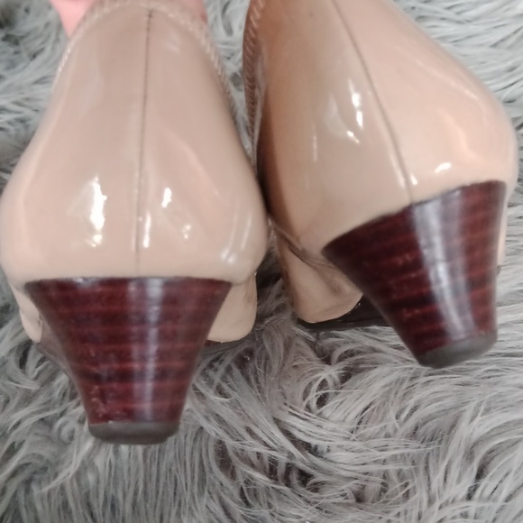 Cole Haan  nude flats - Picture 5 of 8